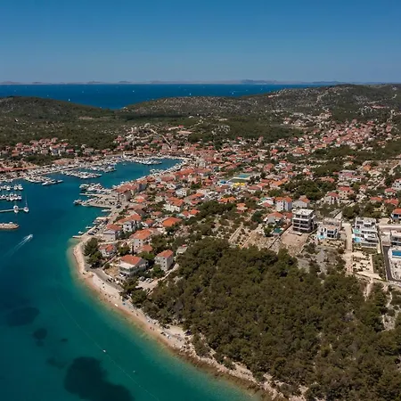Pirata Villa Jezera