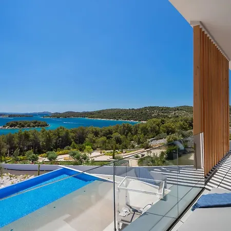 Pirata Βίλα Jezera