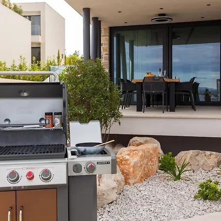 Pirata Βίλα Jezera