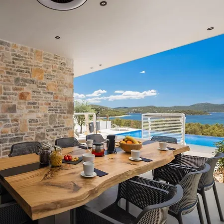 Pirata Villa Jezera